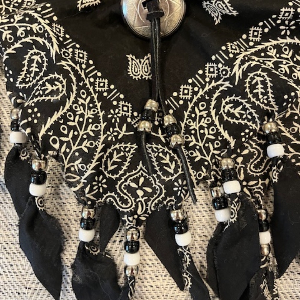 Black/White Southwest Neckerchief Capelet Concho's Beads Festival Boho Western - Picture 6 of 6